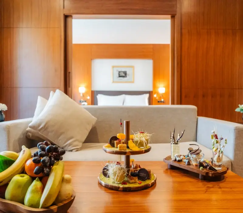 roomservice-4